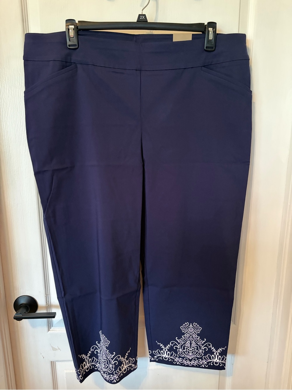 Chicos Plus Size Navy Cropped Stretch Pants with White Embroidered Hem